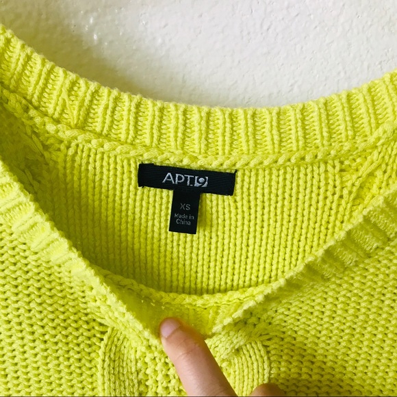 Apt. 9 Neon Yellow Knit Long Sleeve Sweater Sz XS - Picture 2 of 6